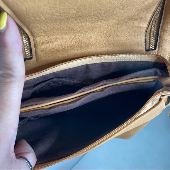 Camel Optional Crossbody Non Leather - Picture 7 of 16